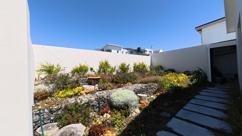 4 Bedroom Property for Sale in Yzerfontein Western Cape